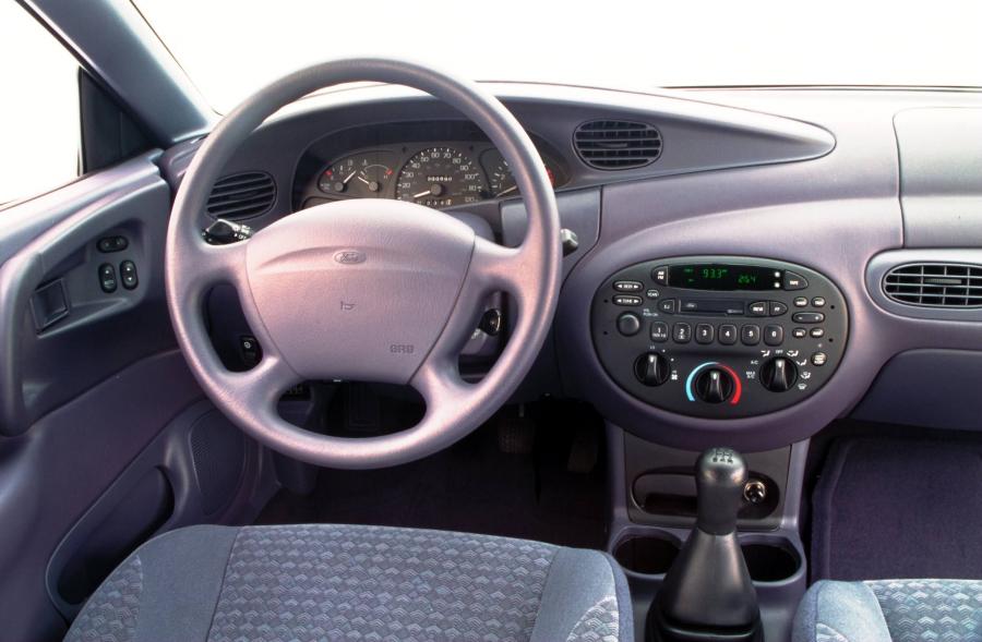  Ford Escort America 1997 года  (фото 28 из 31)